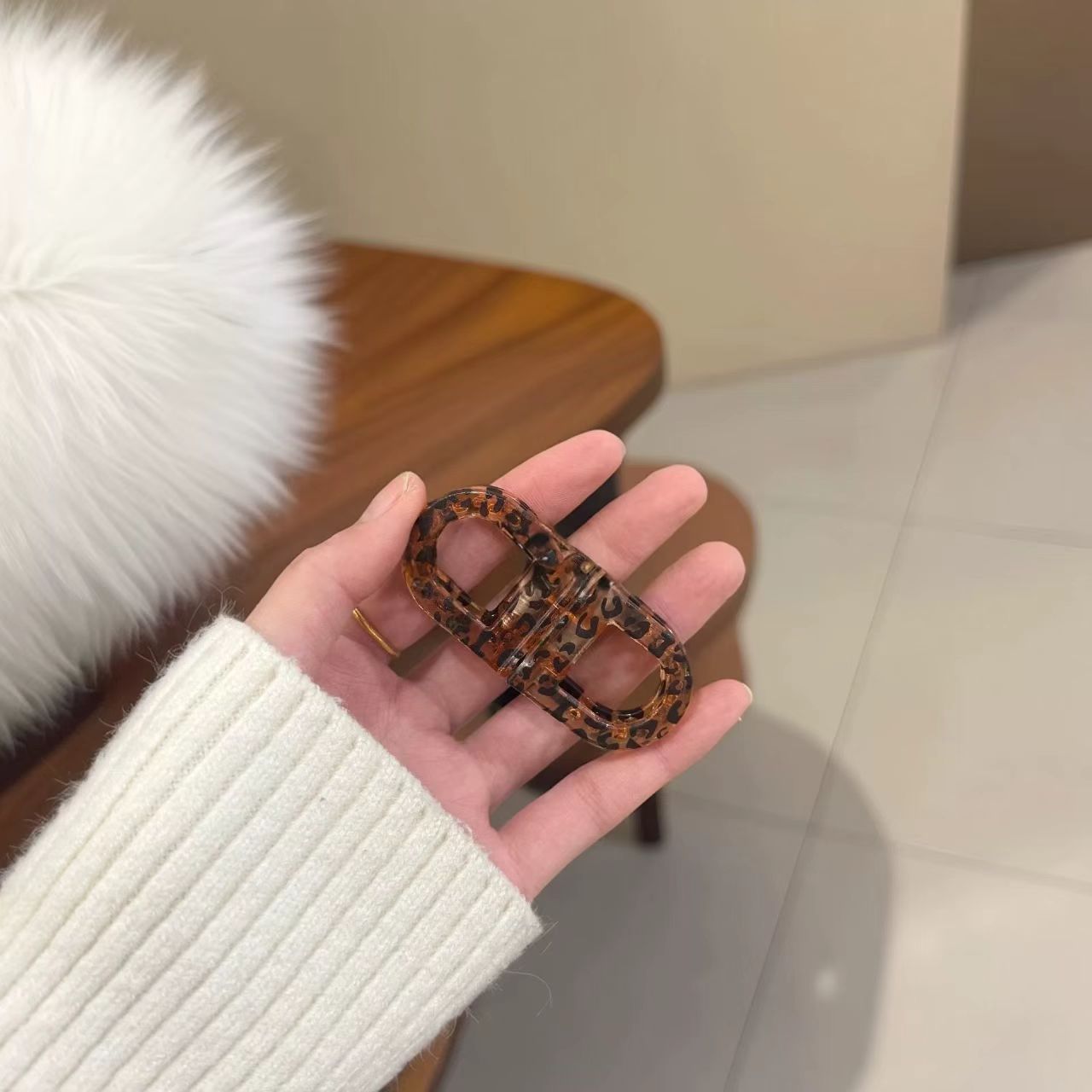 Women's Seamless Magnetic Hair Clip Decoration