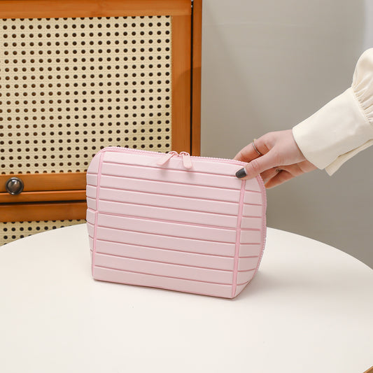 Women’s Large-Capacity Makeup Bag — Travel & Commuting Organizer with Compartmentalized Shell Design and Striped Pattern