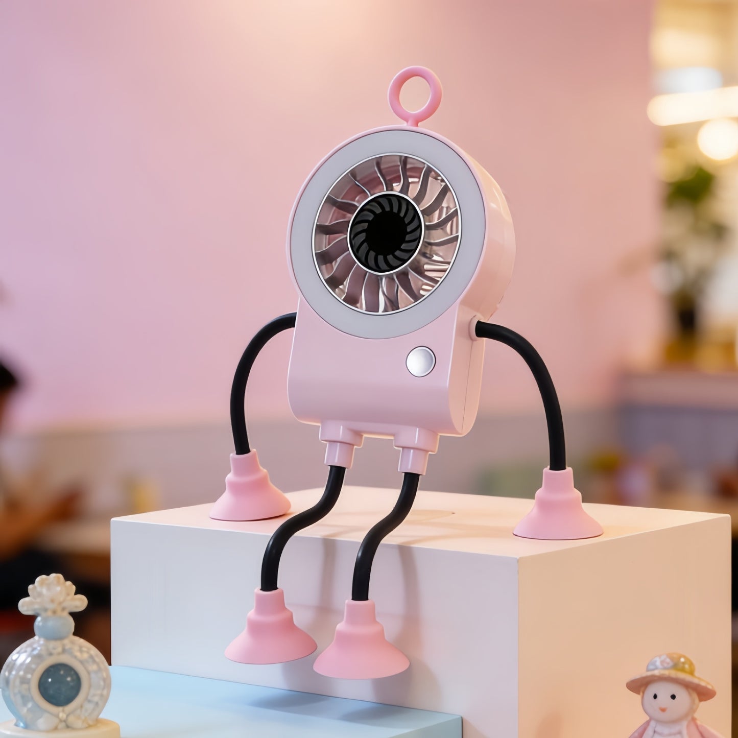 Who doesn’t have this cute robot fan yet