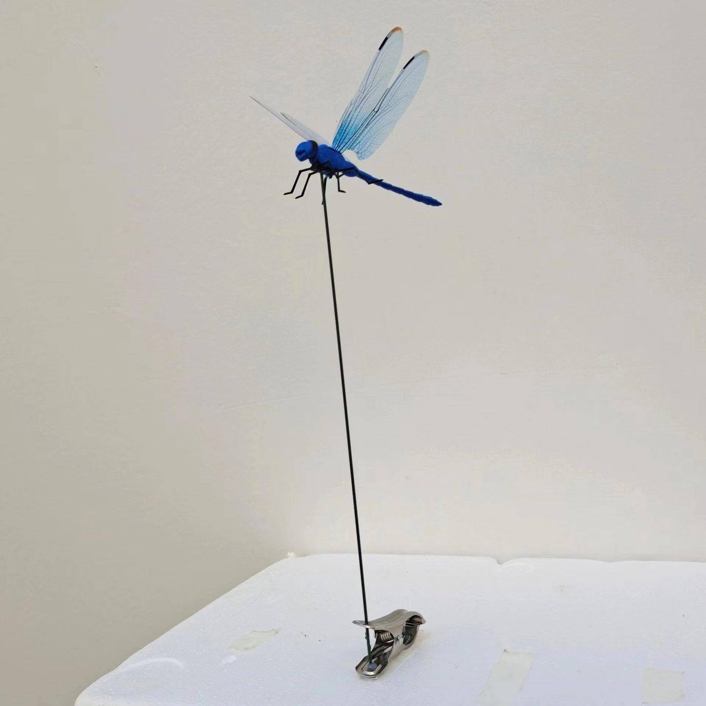 Stake Clip with Simulated Dragonfly – Home Decor, Dragonfly & Butterfly Garden Ornament, Wall Sticker Background, Gardening Decoration