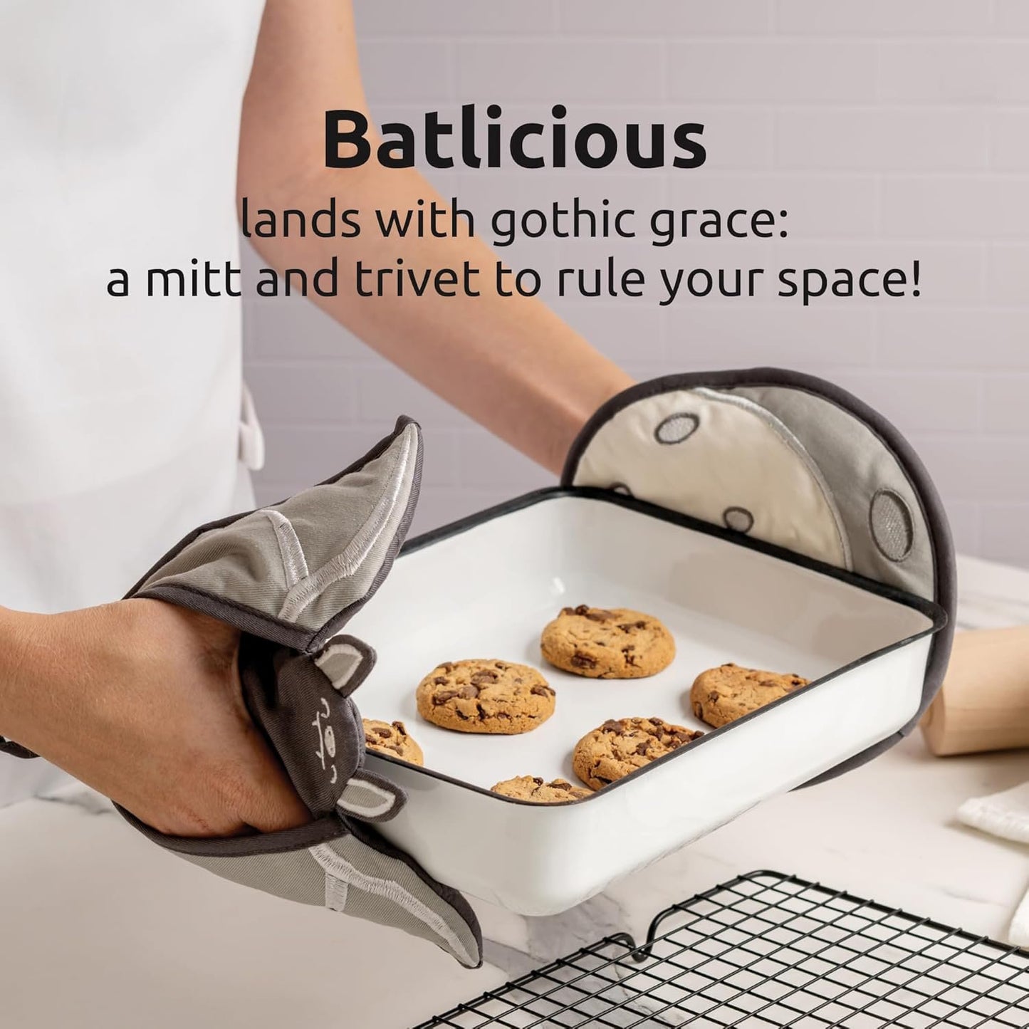 🔥🦇Batlicious Oven Mitts & Pot Holders Set